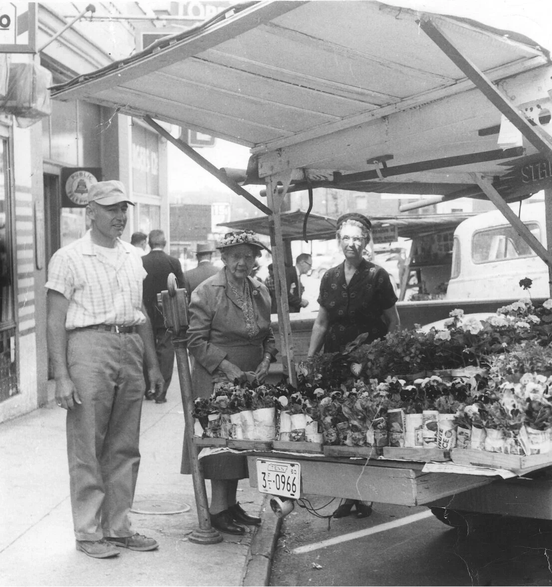 Charles Stanley at a flower stand on Knoxville’s Market Square